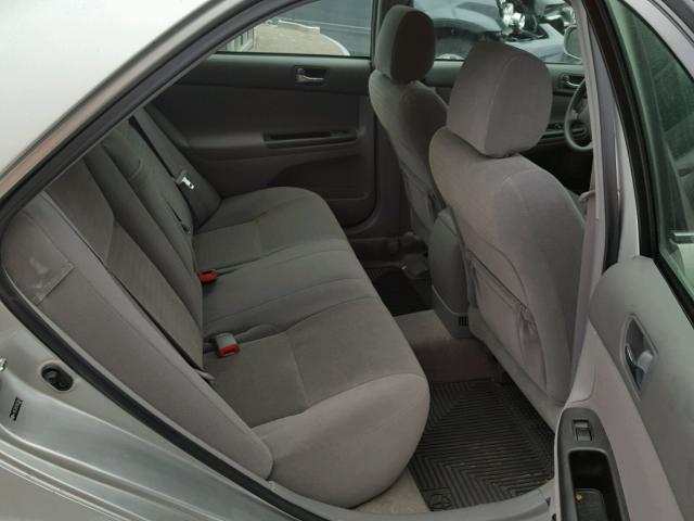 4T1BE32K25U073943 - 2005 TOYOTA CAMRY LE GRAY photo 6