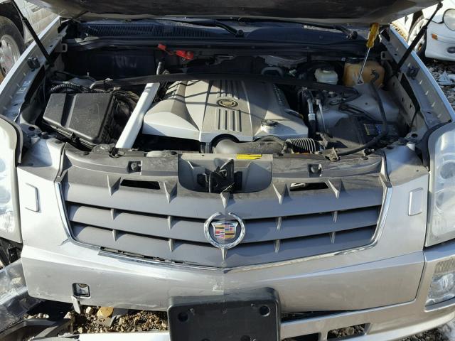 1GYEE63A750125996 - 2005 CADILLAC SRX SILVER photo 7