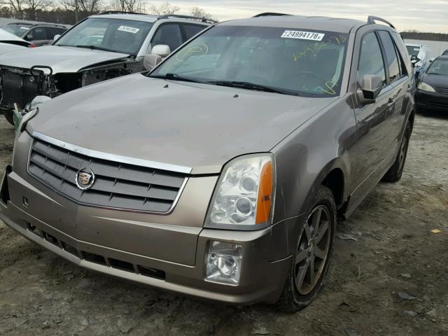 1GYDE63A140108525 - 2004 CADILLAC SRX GOLD photo 2