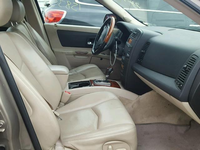 1GYDE63A140108525 - 2004 CADILLAC SRX GOLD photo 5