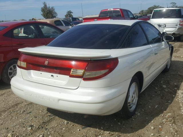 1G8ZH1270WZ267380 - 1998 SATURN SC2 WHITE photo 4