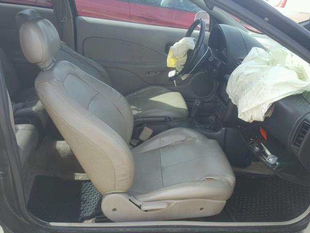 1G8ZH1270WZ267380 - 1998 SATURN SC2 WHITE photo 5
