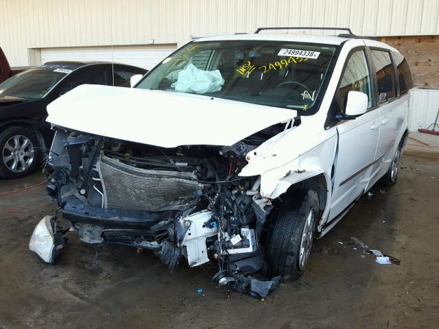 2A4RR5DGXBR734780 - 2011 CHRYSLER TOWN & COU WHITE photo 2