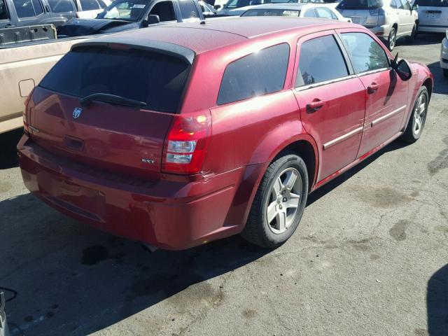 2D4FV47V37H734435 - 2007 DODGE MAGNUM SXT RED photo 4