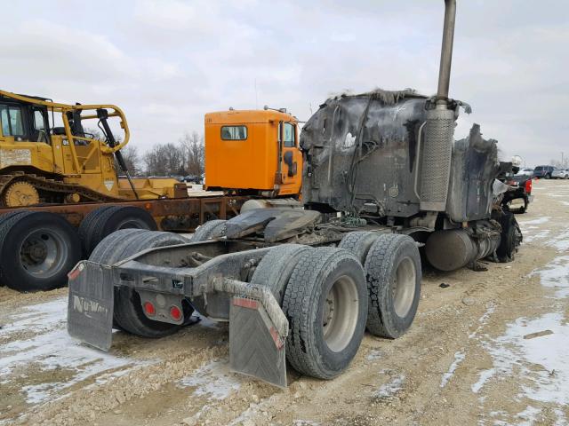 1FUJA6CK67LX70979 - 2007 FREIGHTLINER CONVENTION BLACK photo 4