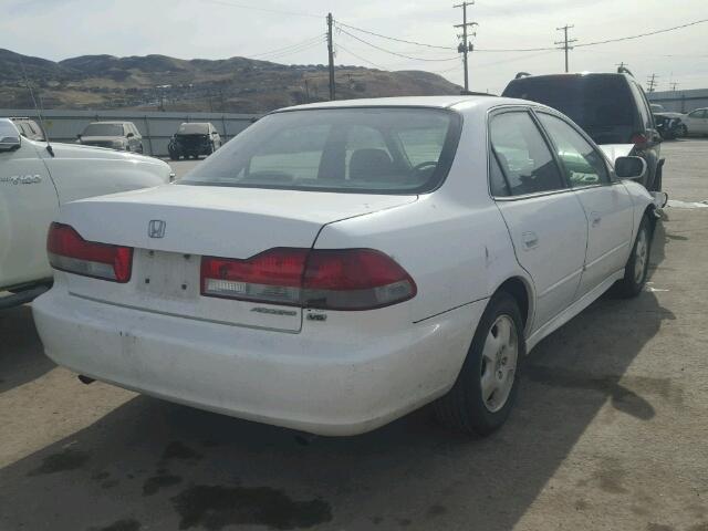 1HGCG16522A028883 - 2002 HONDA ACCORD EX WHITE photo 4