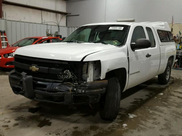 1GCEC19X39Z152642 - 2009 CHEVROLET SILVERADO WHITE photo 2