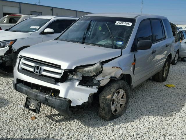 5FNYF28127B040814 - 2007 HONDA PILOT LX SILVER photo 2