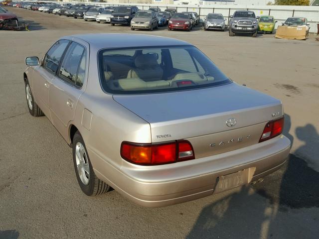 JT2BF12K7T0149269 - 1996 TOYOTA CAMRY LE TAN photo 3