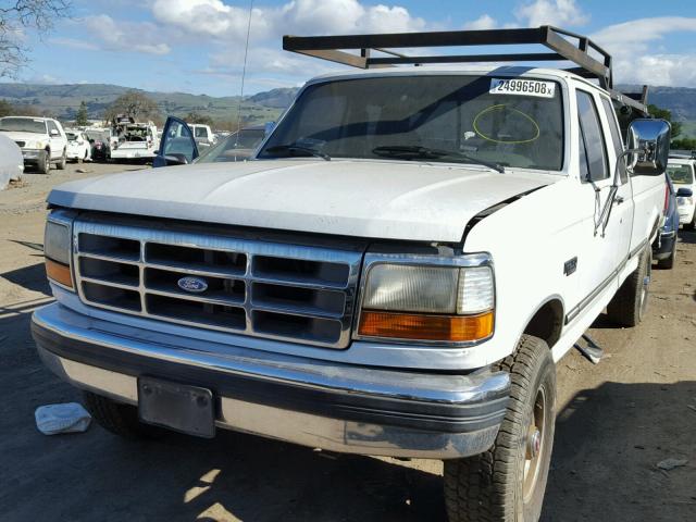 1FTHX26M8PKB77026 - 1993 FORD F250 WHITE photo 2