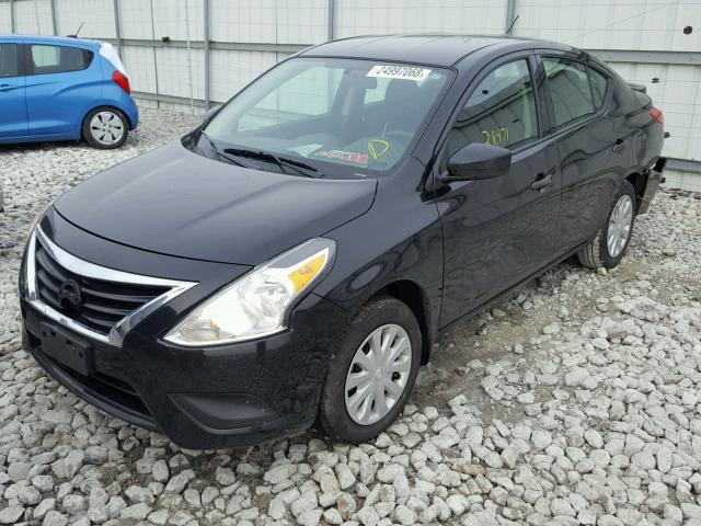 3N1CN7AP2GL878497 - 2016 NISSAN VERSA S BLACK photo 2