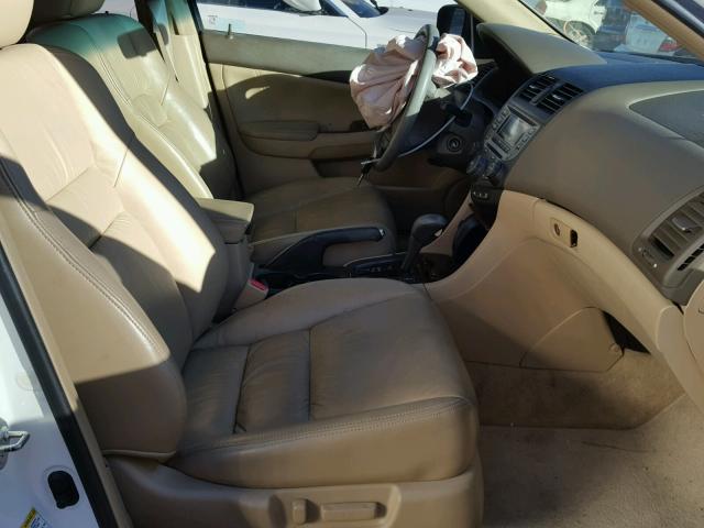 1HGCM66547A027828 - 2007 HONDA ACCORD EX WHITE photo 5