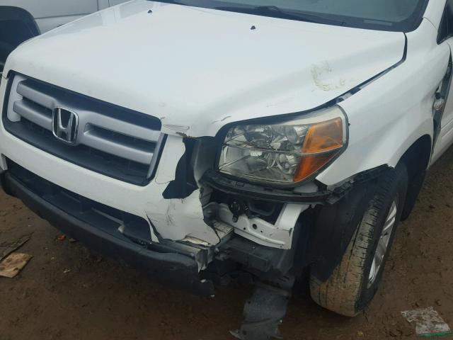 5FNYF28136B029125 - 2006 HONDA PILOT LX WHITE photo 9