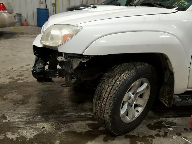 JTEBU14R548024230 - 2004 TOYOTA 4RUNNER SR WHITE photo 9