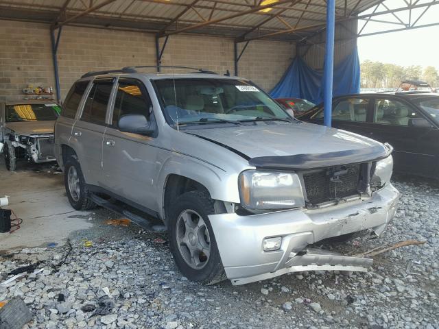 1GNDS13S282182936 - 2008 CHEVROLET TRAILBLAZE SILVER photo 1