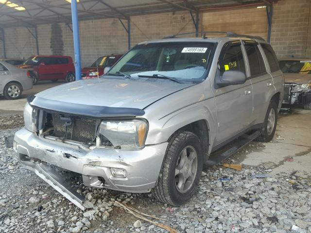 1GNDS13S282182936 - 2008 CHEVROLET TRAILBLAZE SILVER photo 2