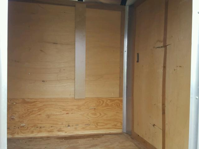 16HCB12183H104915 - 2003 TRAIL KING ENCLOSED თეთრი ფოტო 7