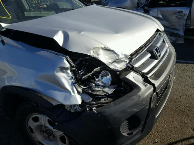 JHLRD68576C006080 - 2006 HONDA CR-V LX SILVER photo 9