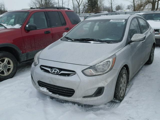 KMHCT4AE7DU551610 - 2013 HYUNDAI ACCENT GLS SILVER photo 2