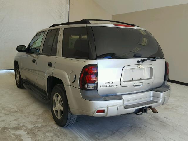 1GNDS13S262271886 - 2006 CHEVROLET TRAILBLAZE SILVER photo 3