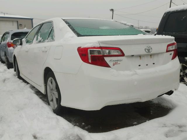 4T1BF1FK6EU843721 - 2014 TOYOTA CAMRY L WHITE photo 3