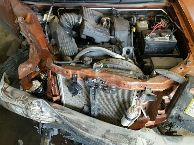 1GCDT136148188713 - 2004 CHEVROLET COLORADO ORANGE photo 7