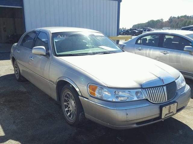 1LNHM82W01Y653367 - 2001 LINCOLN TOWN CAR S TAN photo 1