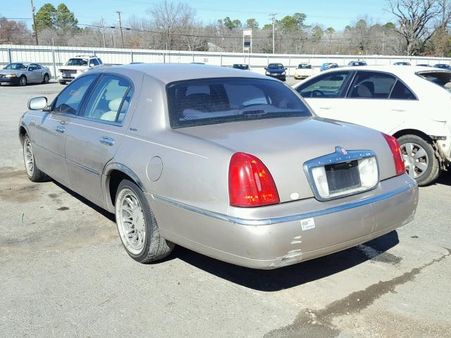 1LNHM82W01Y653367 - 2001 LINCOLN TOWN CAR S TAN photo 3