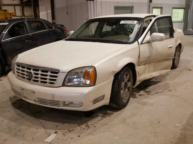 1G6KF5796YU283097 - 2000 CADILLAC DEVILLE DT WHITE photo 2