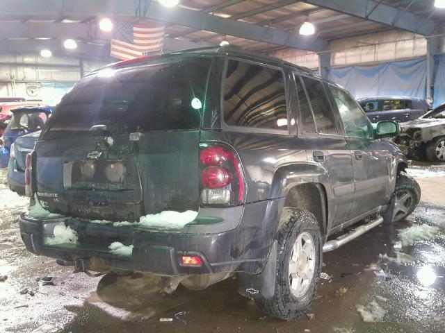 1GNDT13S052244729 - 2005 CHEVROLET TRAILBLAZE GRAY photo 4