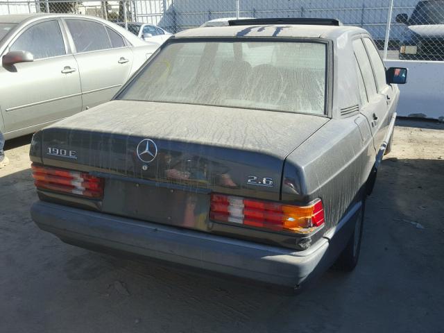 WDBDA29D0LF721127 - 1990 MERCEDES-BENZ 190 E 2.6 BLACK photo 4