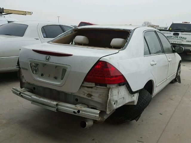 1HGCM564X7A024126 - 2007 HONDA ACCORD LX WHITE photo 4