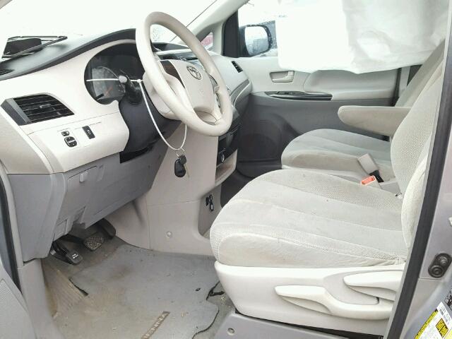 5TDKA3DC5CS012996 - 2012 TOYOTA SIENNA BAS SILVER photo 5