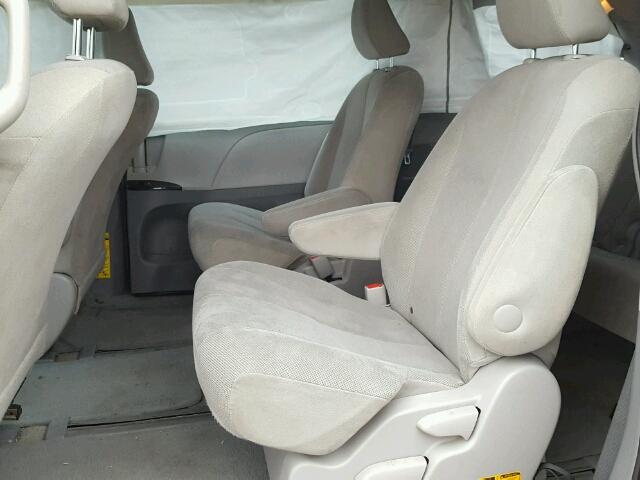 5TDKA3DC5CS012996 - 2012 TOYOTA SIENNA BAS SILVER photo 6