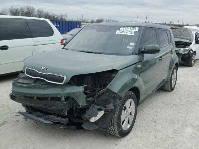 KNDJN2A29E7022465 - 2014 KIA SOUL GREEN photo 2