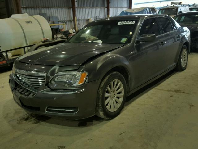 2C3CCAAG2EH375658 - 2014 CHRYSLER 300 GRAY photo 2