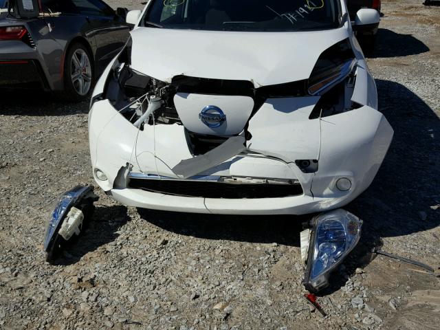 1N4AZ0CP1DC421917 - 2013 NISSAN LEAF S WHITE photo 9