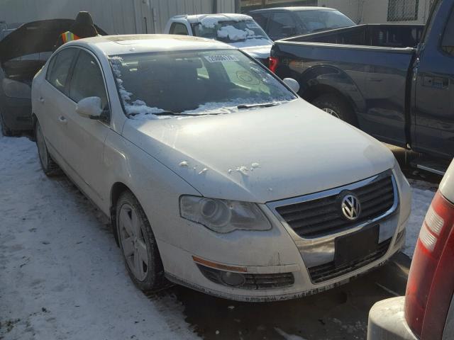 WVWJK73C19P011915 - 2009 VOLKSWAGEN PASSAT TUR WHITE photo 1