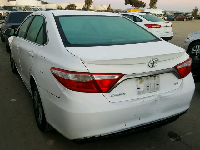 4T1BF1FK4FU942054 - 2015 TOYOTA CAMRY LE WHITE photo 3