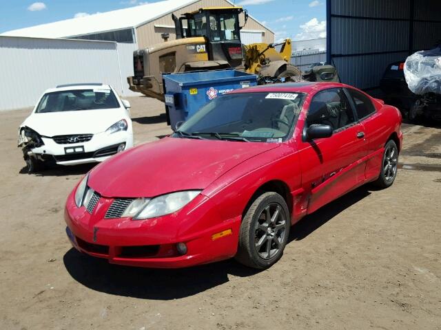 1G2JB12F437201423 - 2003 PONTIAC SUNFIRE RED photo 2