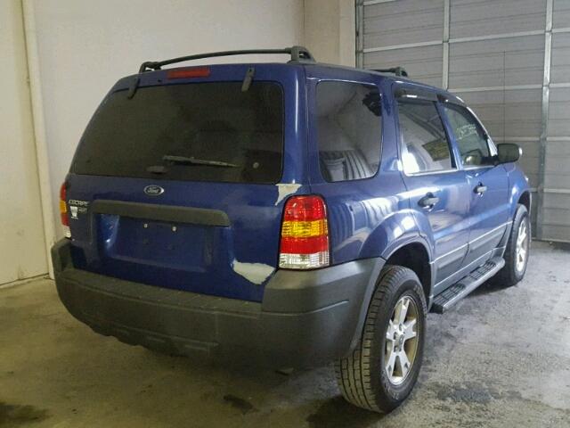 1FMYU93105KA51358 - 2005 FORD ESCAPE XLT BLUE photo 4