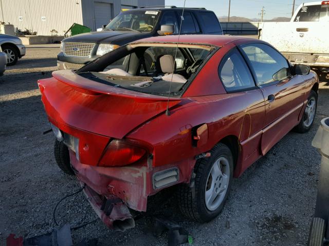 1G2JB12F347330982 - 2004 PONTIAC SUNFIRE RED photo 4