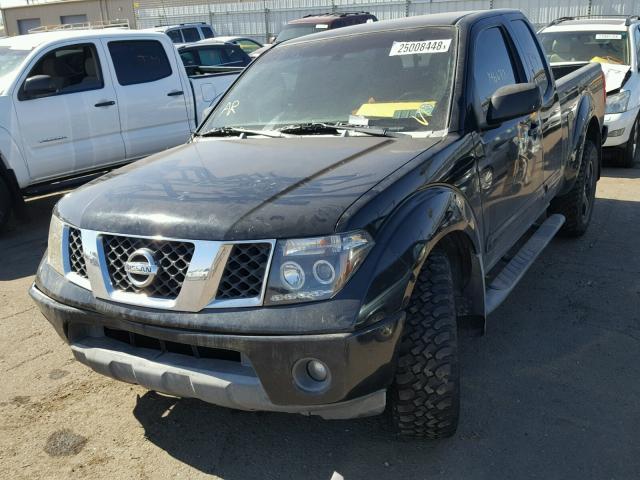 1N6AD06W15C447928 - 2005 NISSAN FRONTIER K BLACK photo 2