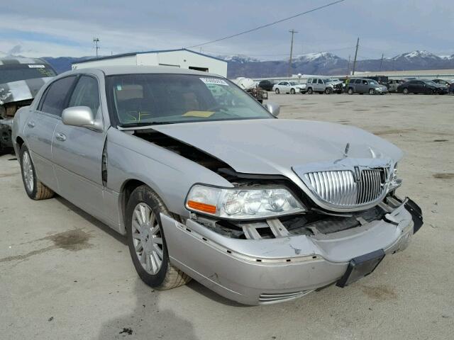 1LNHM81W05Y656647 - 2005 LINCOLN TOWN CAR S SILVER photo 1