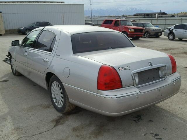 1LNHM81W05Y656647 - 2005 LINCOLN TOWN CAR S SILVER photo 3