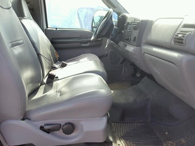 1FTSF30566EB27352 - 2006 FORD F350 SRW S WHITE photo 5