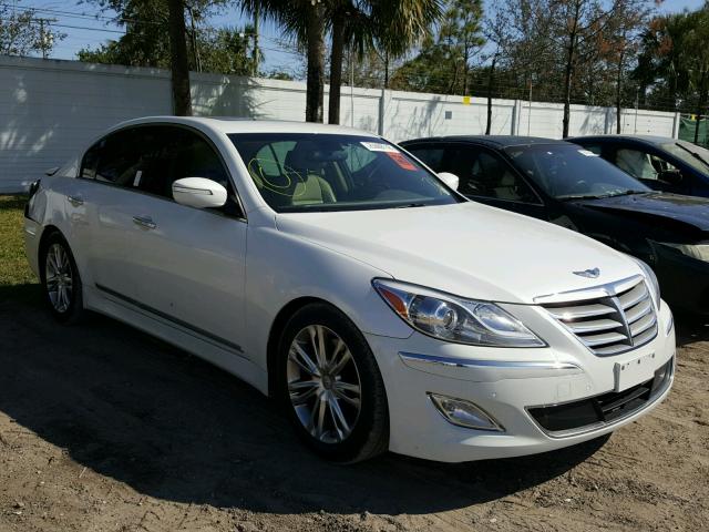 KMHGC4DF2CU171806 - 2012 HYUNDAI GENESIS 4. WHITE photo 1