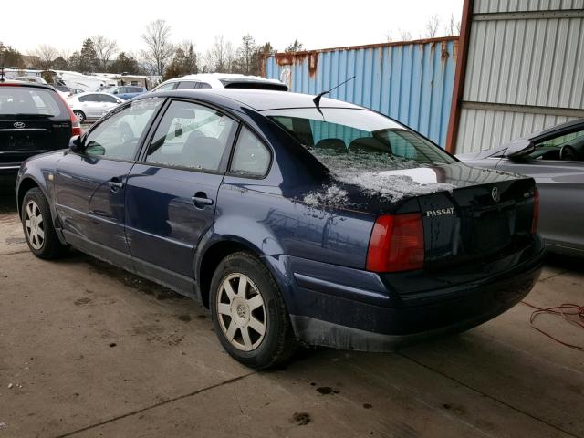 WVWMD63B5XE339436 - 1999 VOLKSWAGEN PASSAT GLS BLUE photo 3