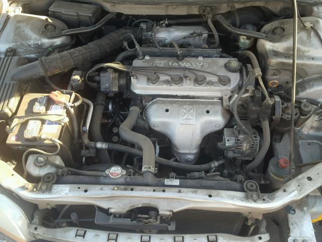 1HGCF86602A031219 - 2002 HONDA ACCORD VAL SILVER photo 7