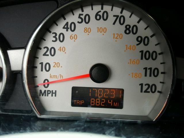 1G8AW12F05Z103829 - 2005 SATURN ION LEVEL RED photo 8